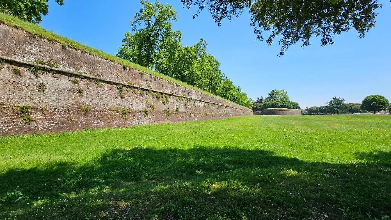 Lucca Walls Dream - Air Cond - Wi-Fi - Panoramic In Front Of The Historical Walls - איטליה